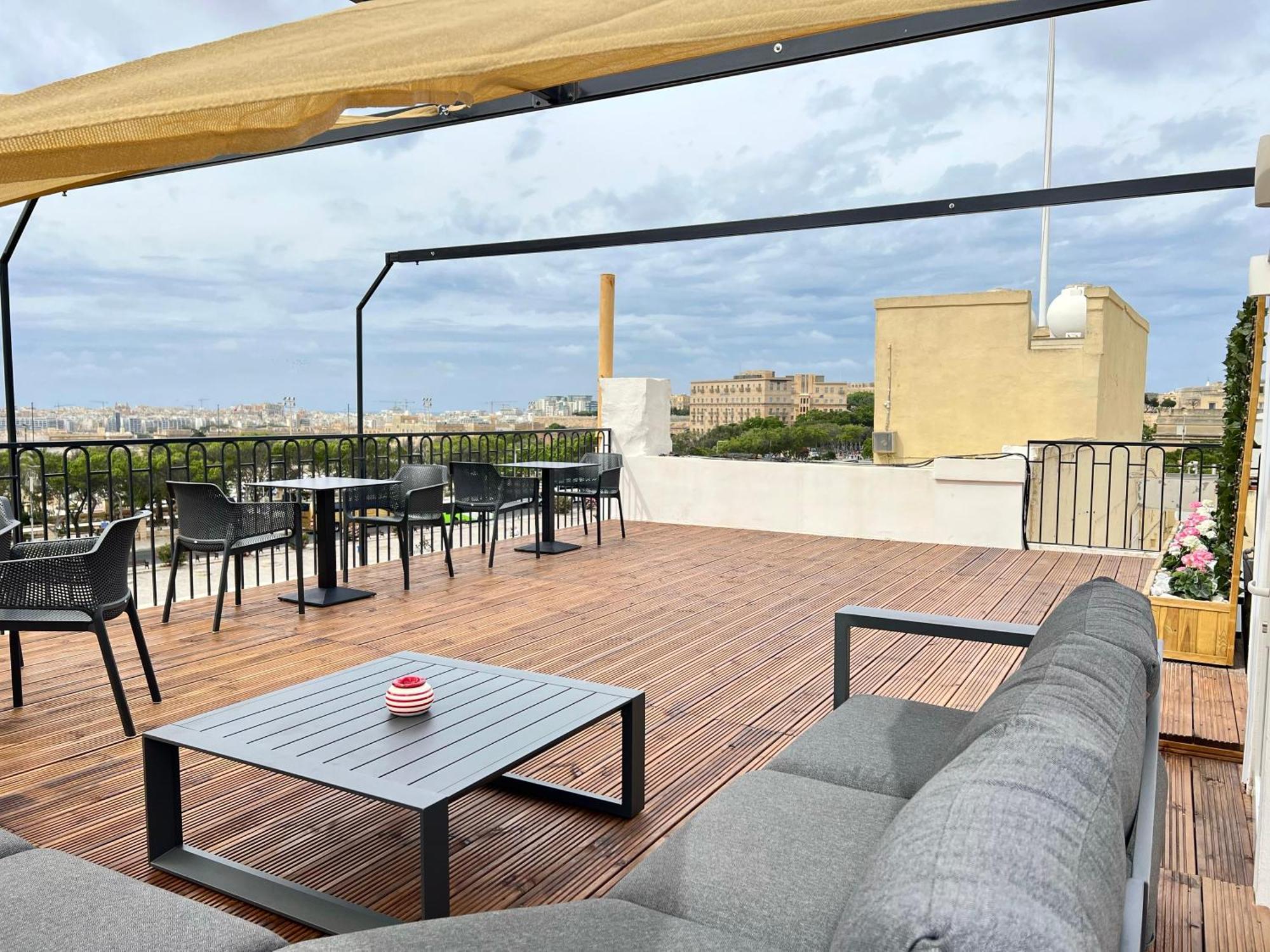 Florette Suite Designer Finish With Stunning Lounge Terrace By Arcobnb Il-Furjana Dış mekan fotoğraf