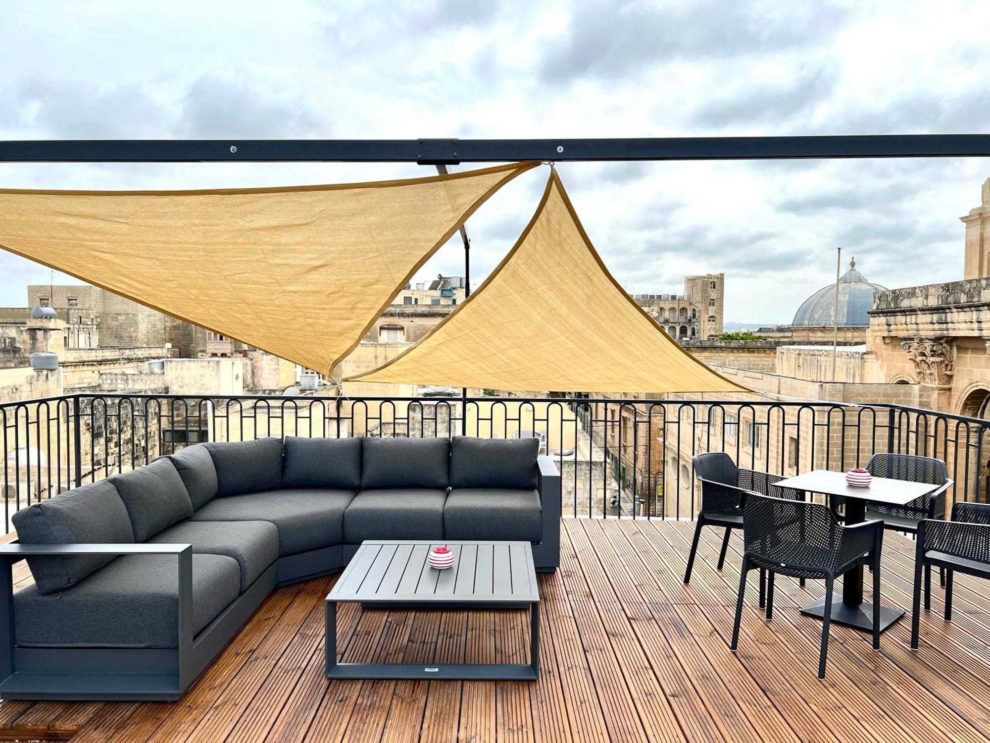 Florette Suite Designer Finish With Stunning Lounge Terrace By Arcobnb Il-Furjana Dış mekan fotoğraf